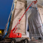 Loxam sur le montage de l’œuvre de Christo « L’ Arc de Triomphe – Wrapped »